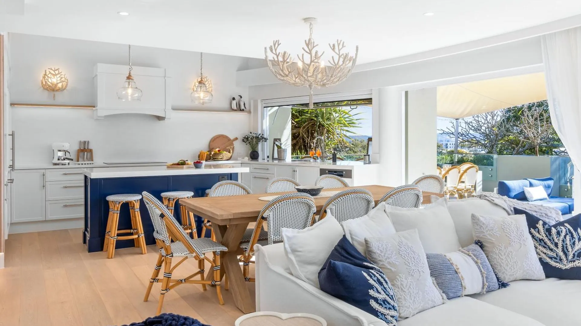 Apartment Ferienwohnung Hastings St Gem With Pool, Newly Renovated Noosa Heads Australien